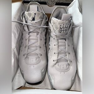 Air Jordan Smoke Grey 39’s size 13